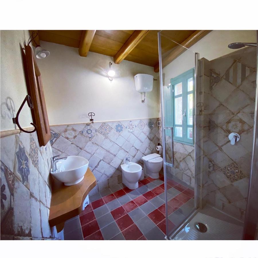 B&B Su Strintu Tuili Екстер'єр фото