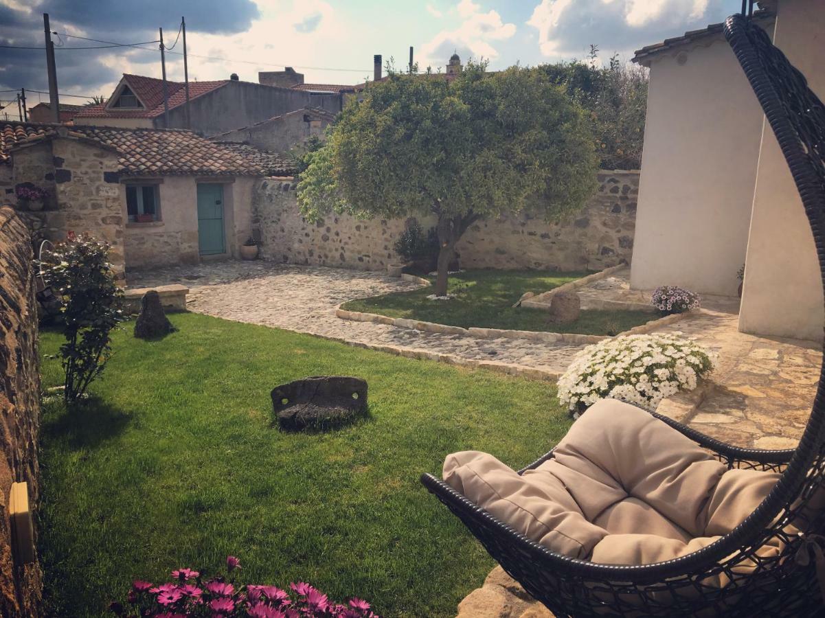 B&B Su Strintu Tuili Екстер'єр фото